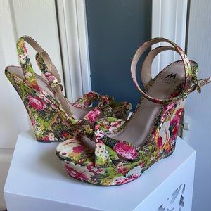 Floral wedges